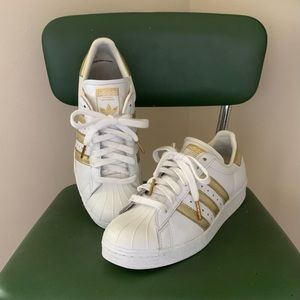 White & Gold Superstars